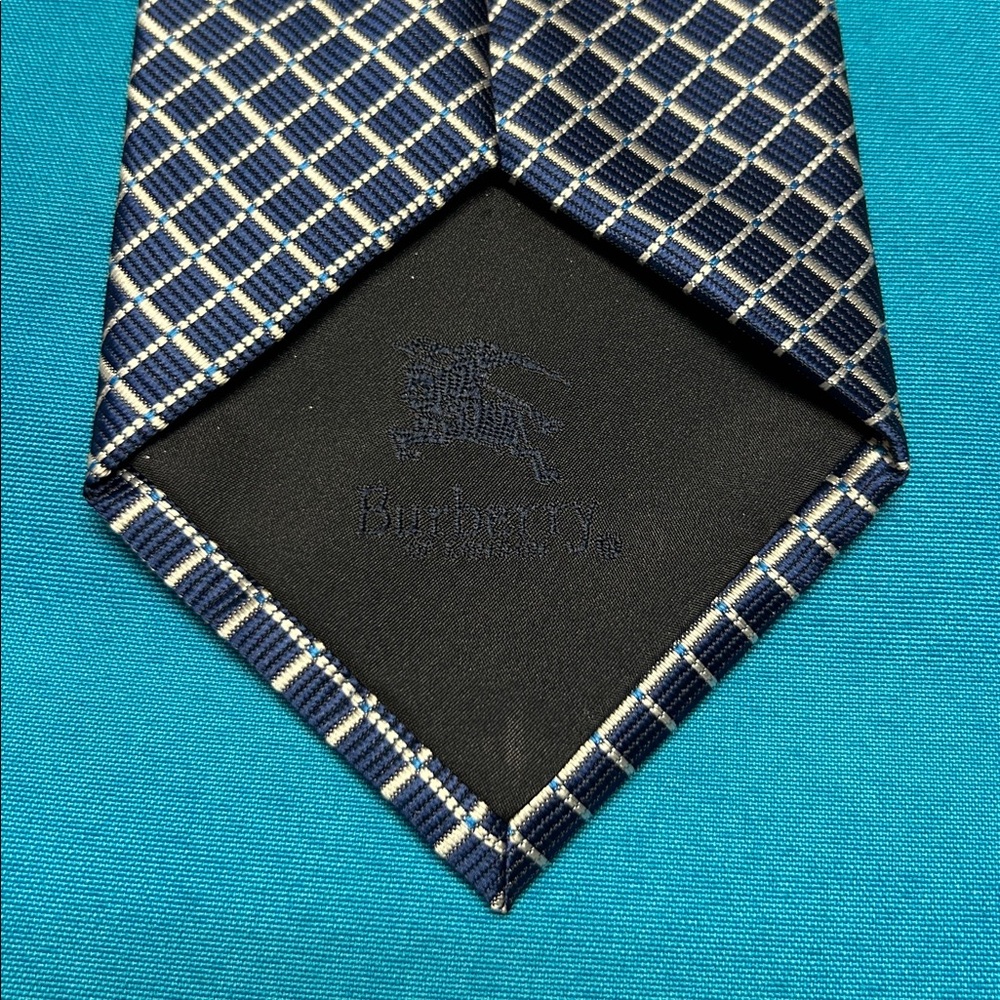 8943 Burberry London Men's One Size Navy Blue Tie - Picture 4 of 5